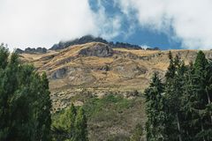 Berg in den Wolken