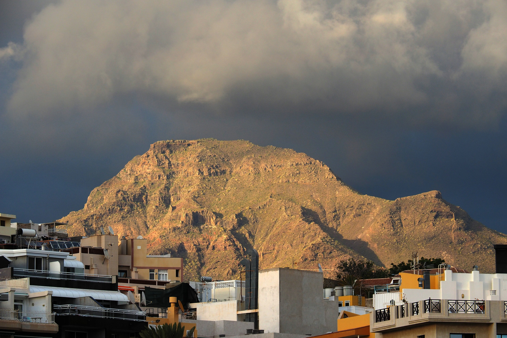 Berg in der Abendsonne