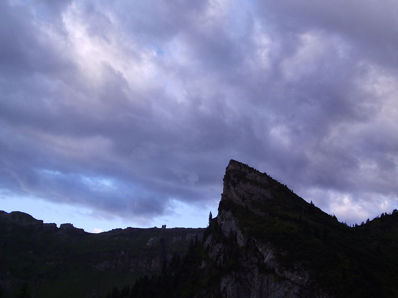 berg mit wolken