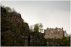 Berg Oybin mit Klosterruine und Berggasthof