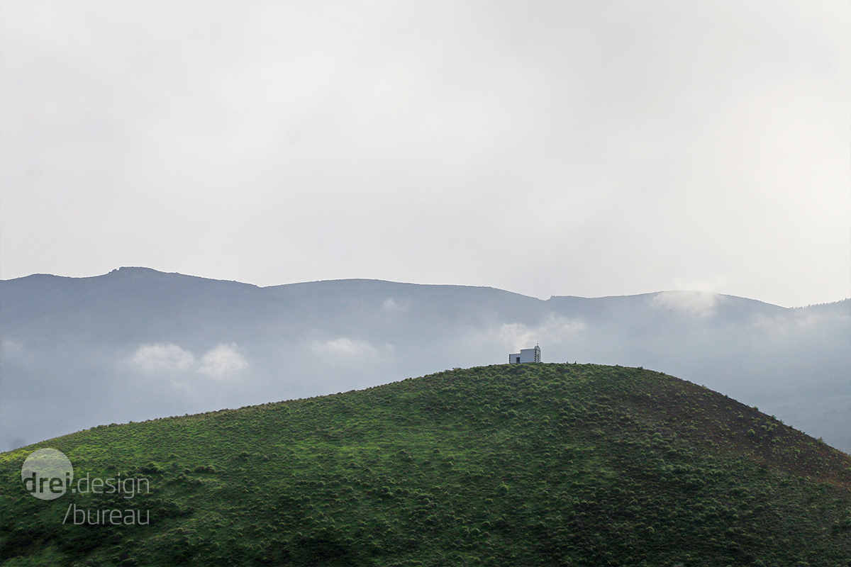 Berg und Kapelle. (2016)