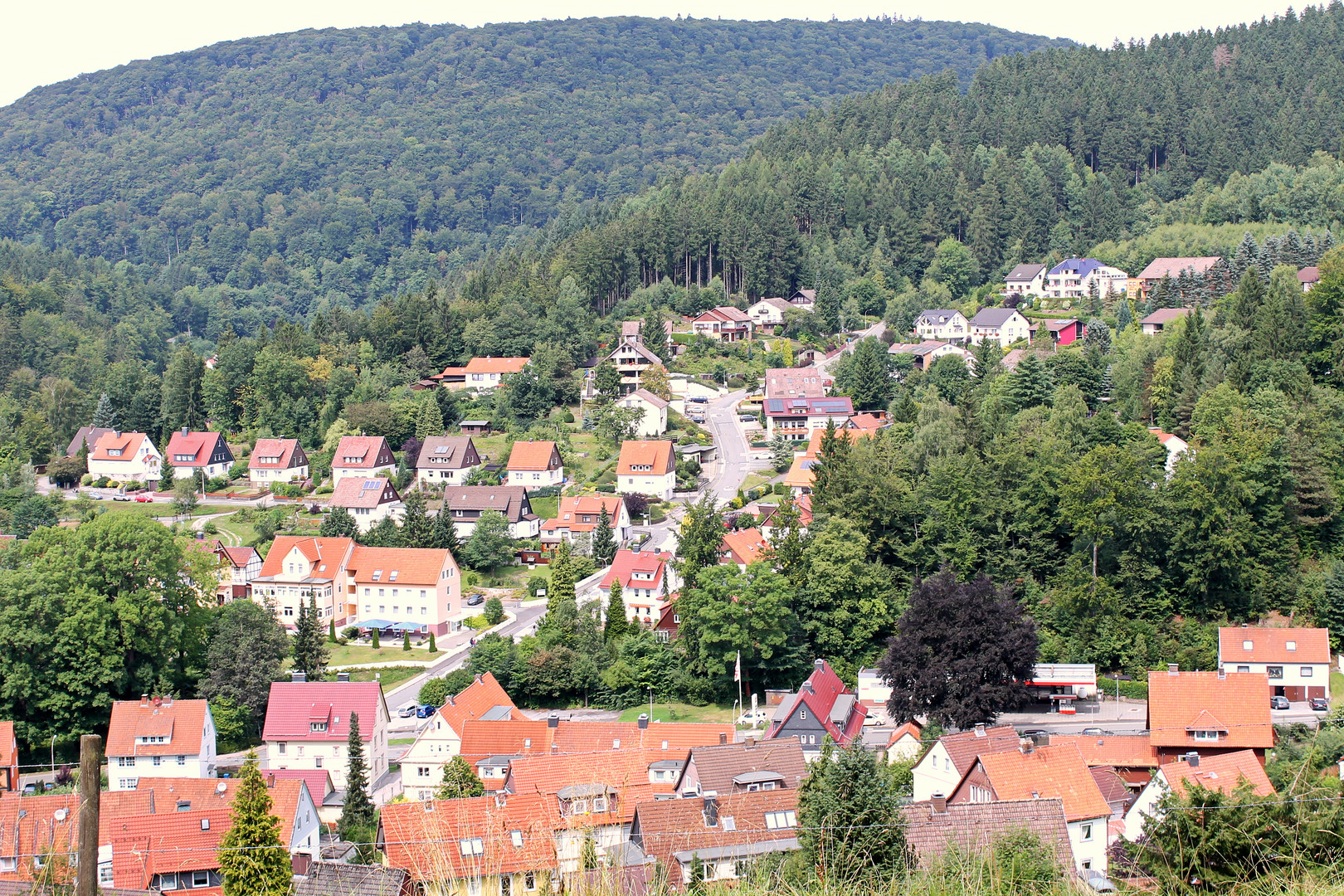 Berg- und Tallandschaft