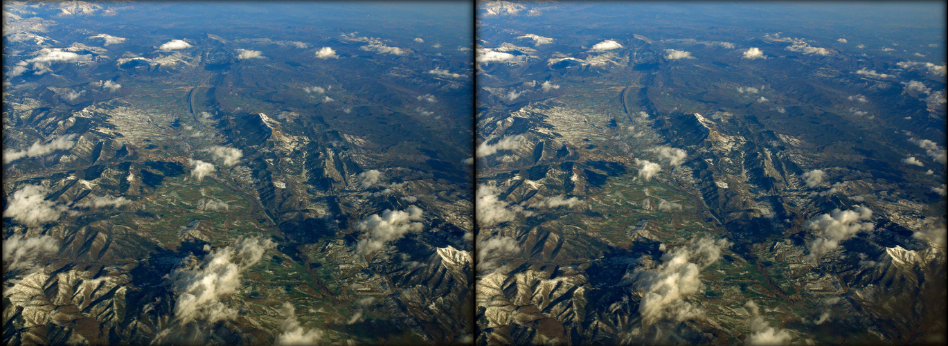 Berg und Wolken über den Pyrenäen 2006 (3D-x-View)