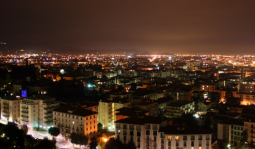 Bergamo, notturno dalla Città Alta