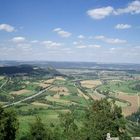 Bergaussicht auf herbstliche Felder