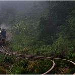 Bergbahn in Wolken