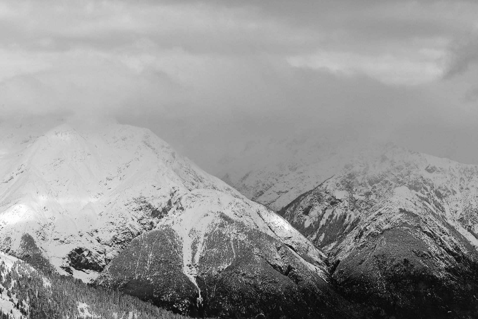  Bergblick Fiss/Tirol -monochrone-