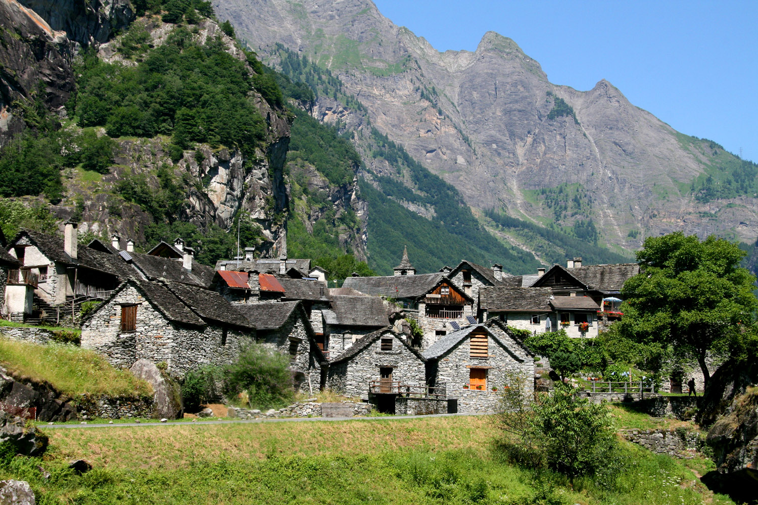 Bergdorf im Val Bavona Sonlerto