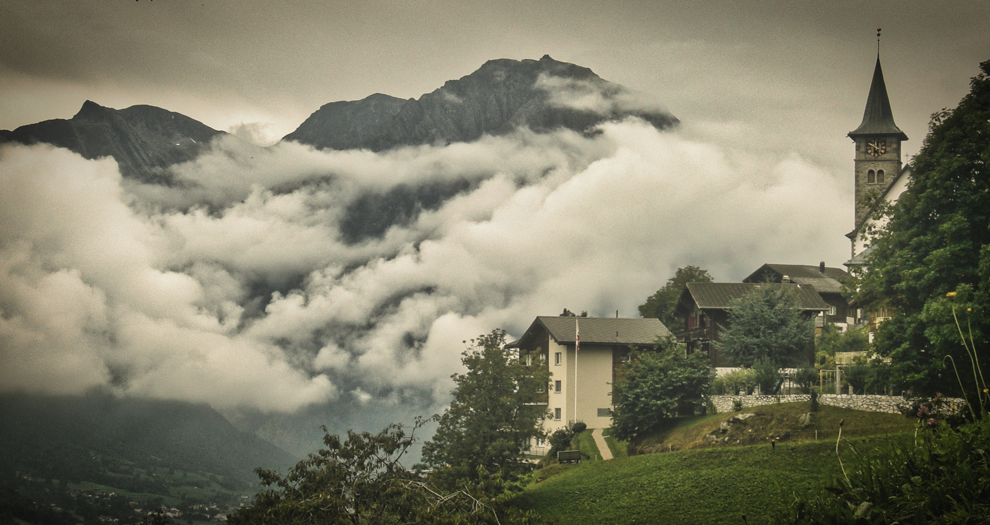 Bergdorf in den Alpen 