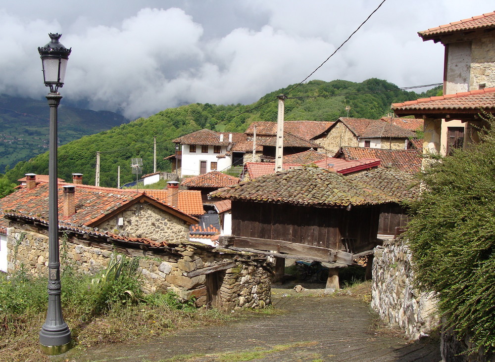 Bergdorf Llancuses (Asturien).02