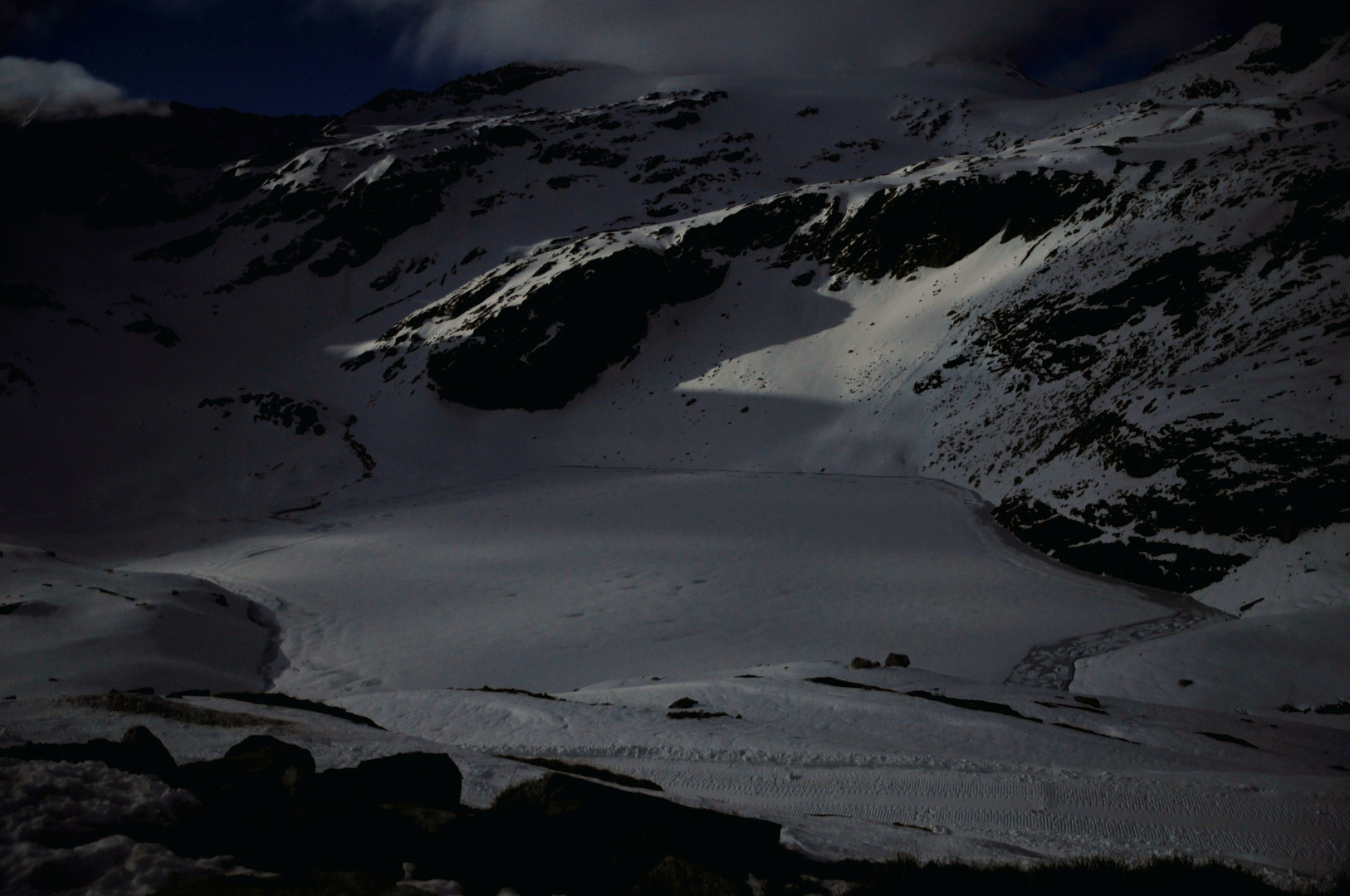 Berge im Mondlicht