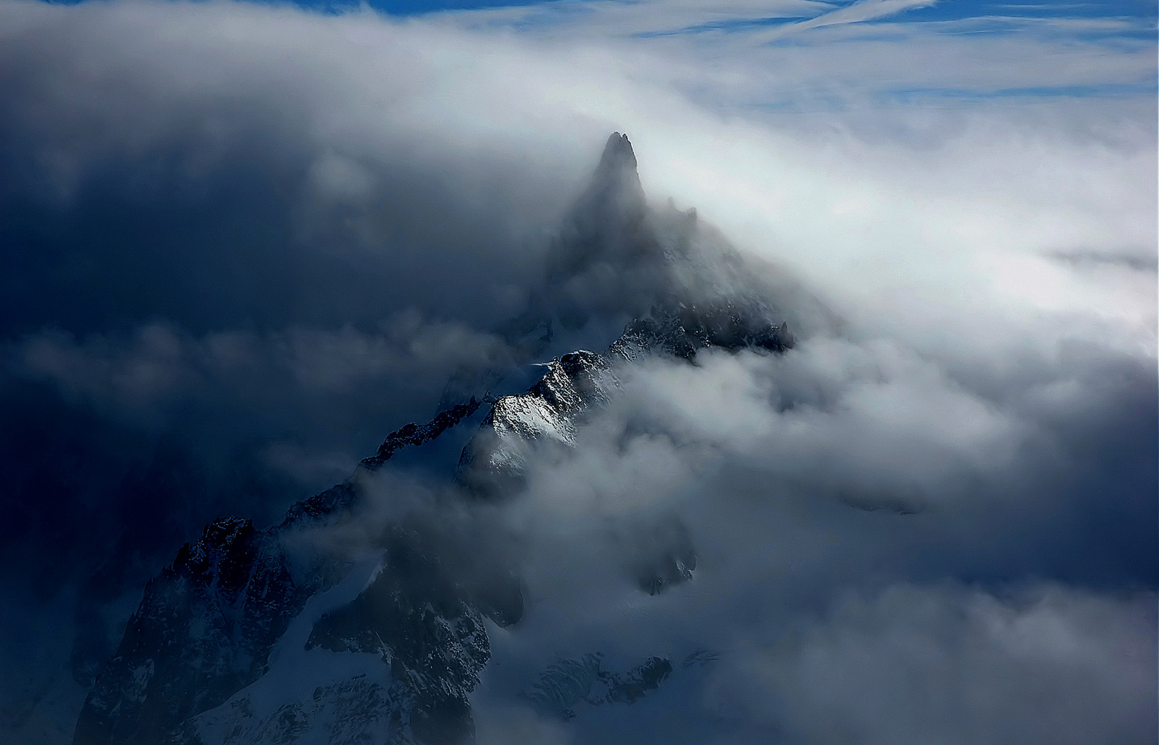 Berge im Nebel