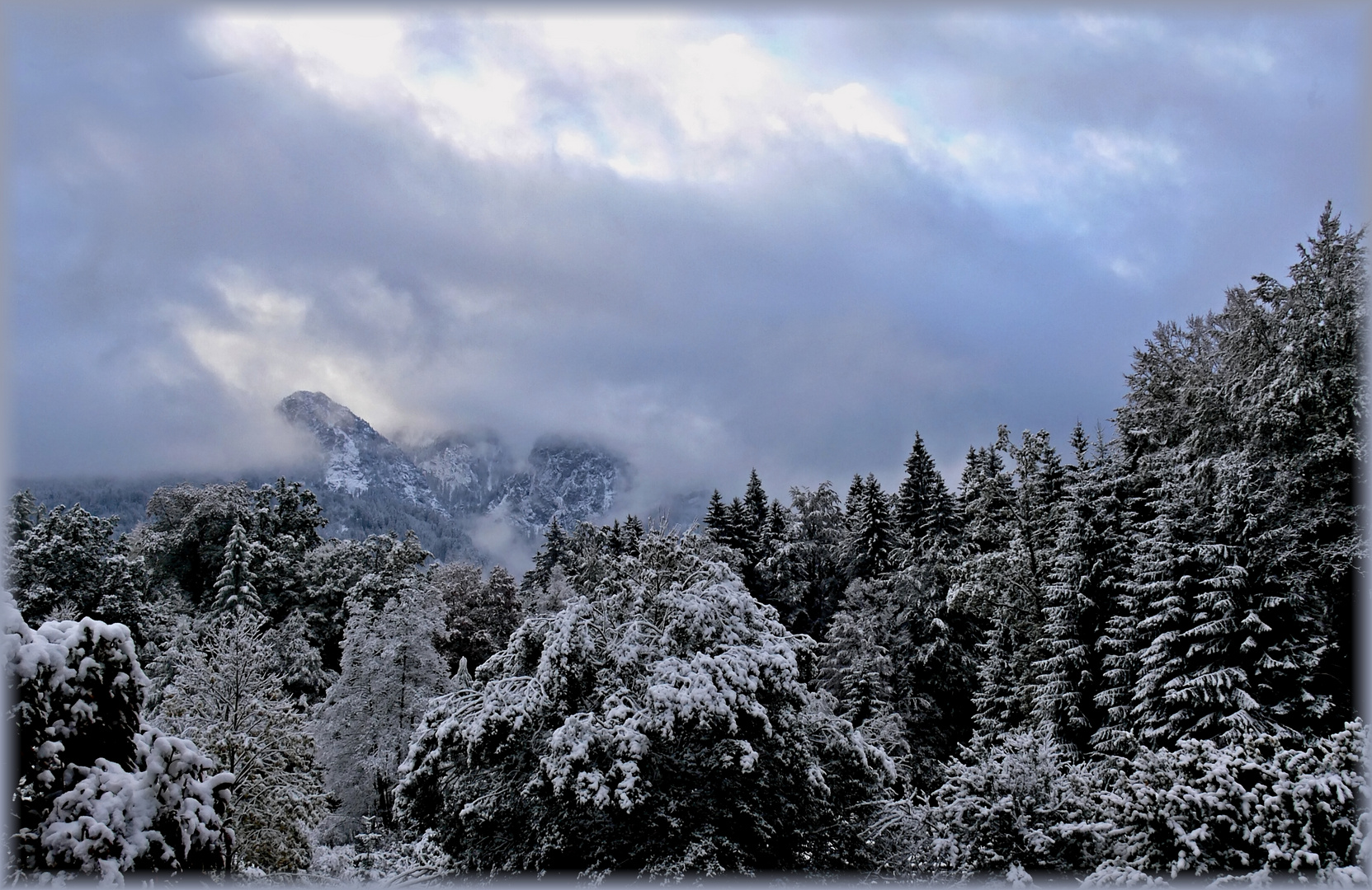 Berge im Nebel