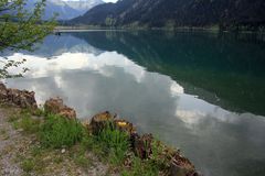 Berge im See