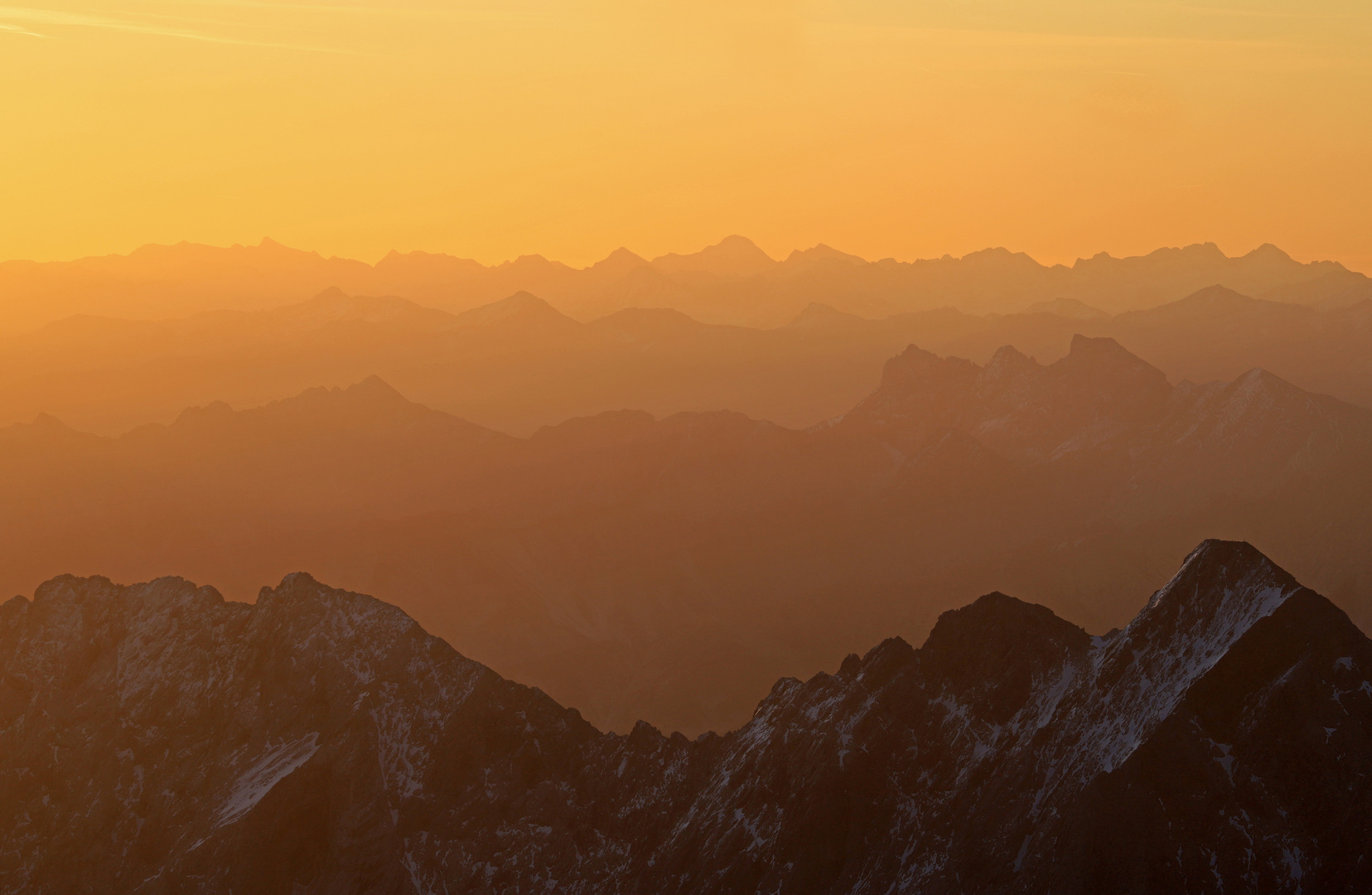 Berge in goldenem Licht I