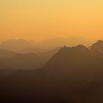 Berge in goldenem Licht II