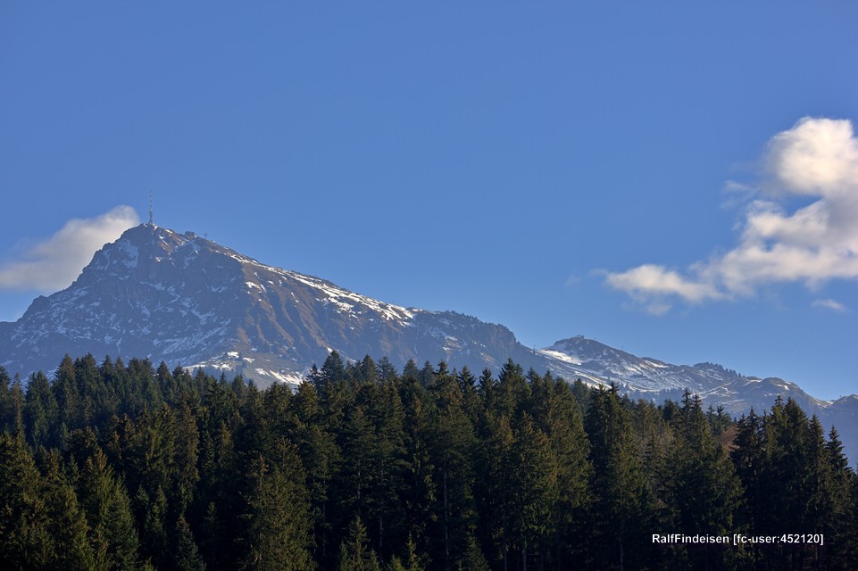 Berge ......mal einfach drauf gehalten