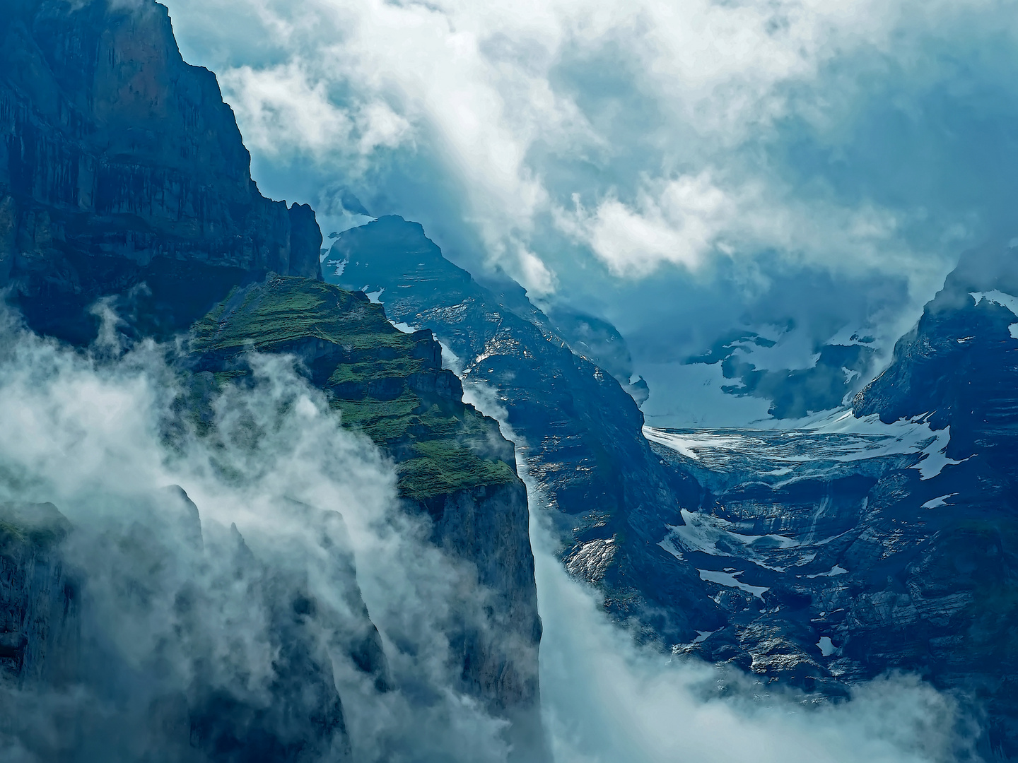 Berge oberhalb vom Oeschinensee... - Dans la région du lac d'Oeschinen... 