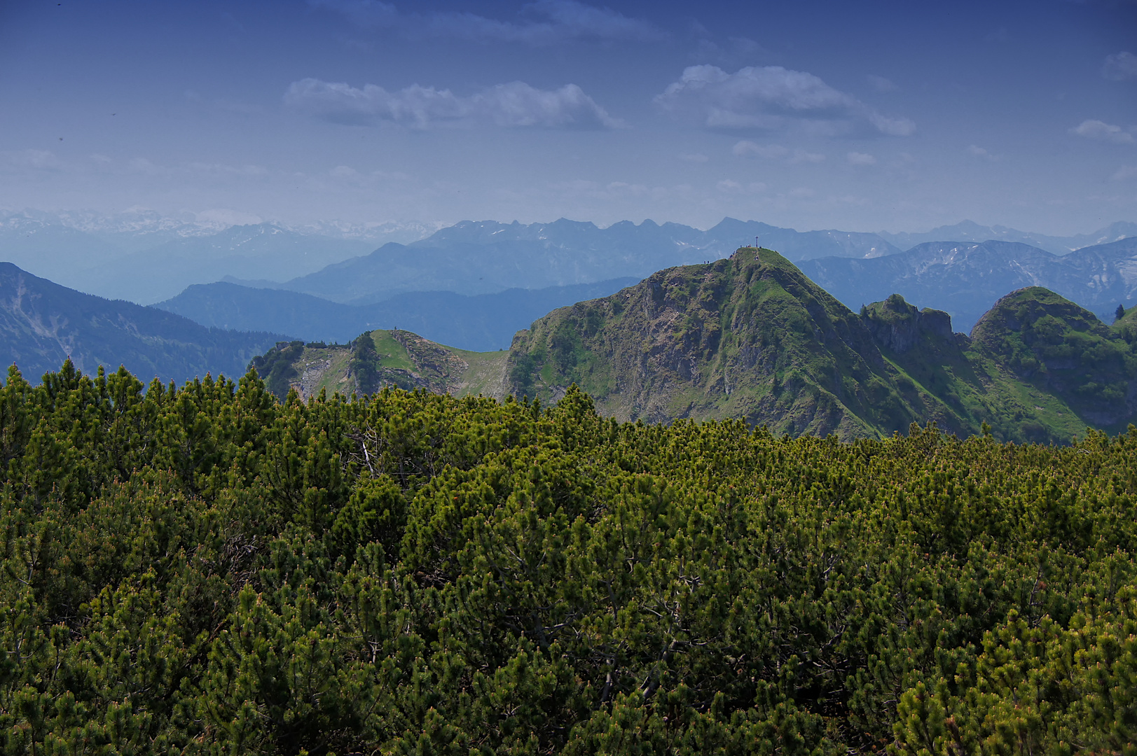 Berge sind wie Kathedralen, gotische Türme, Sphären, Kreuze!