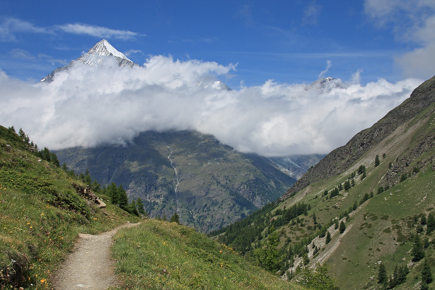 Berge über den Wolken