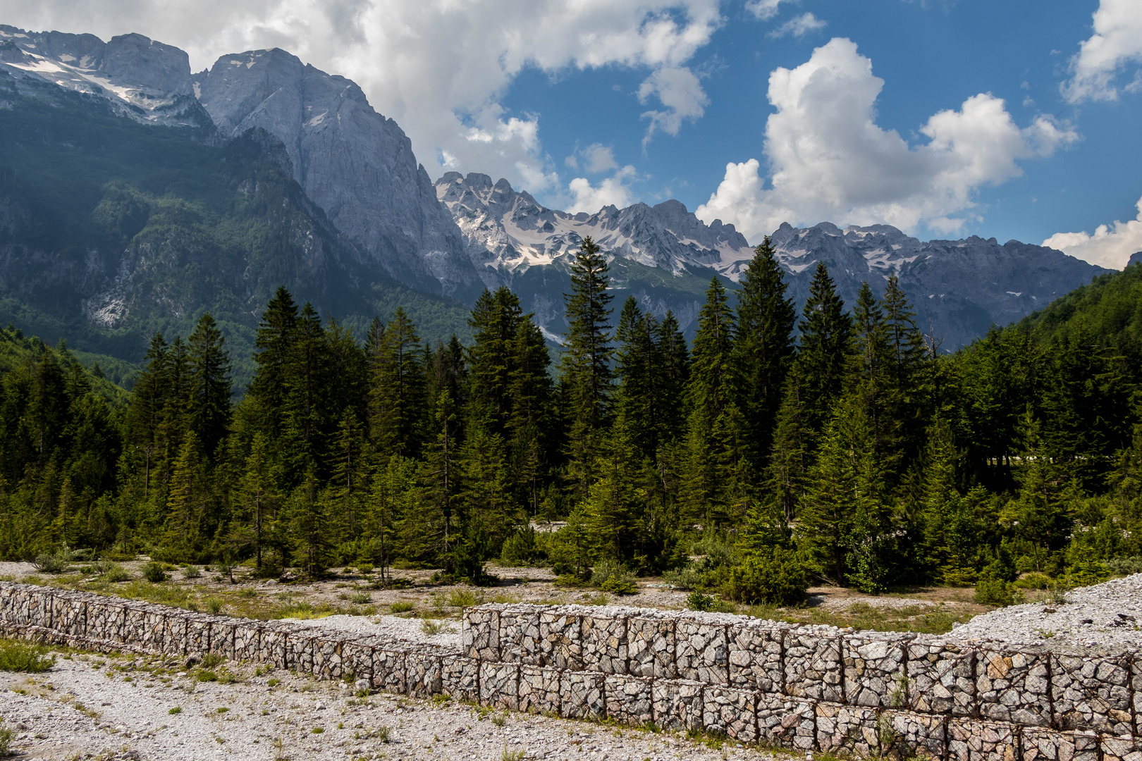 Berge und Gittersteine