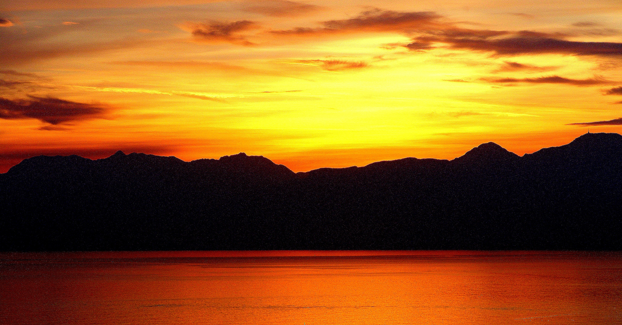 Berge und Meer - Sonnenuntergang in Lara/TR