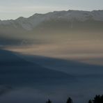 Berge und Nebel