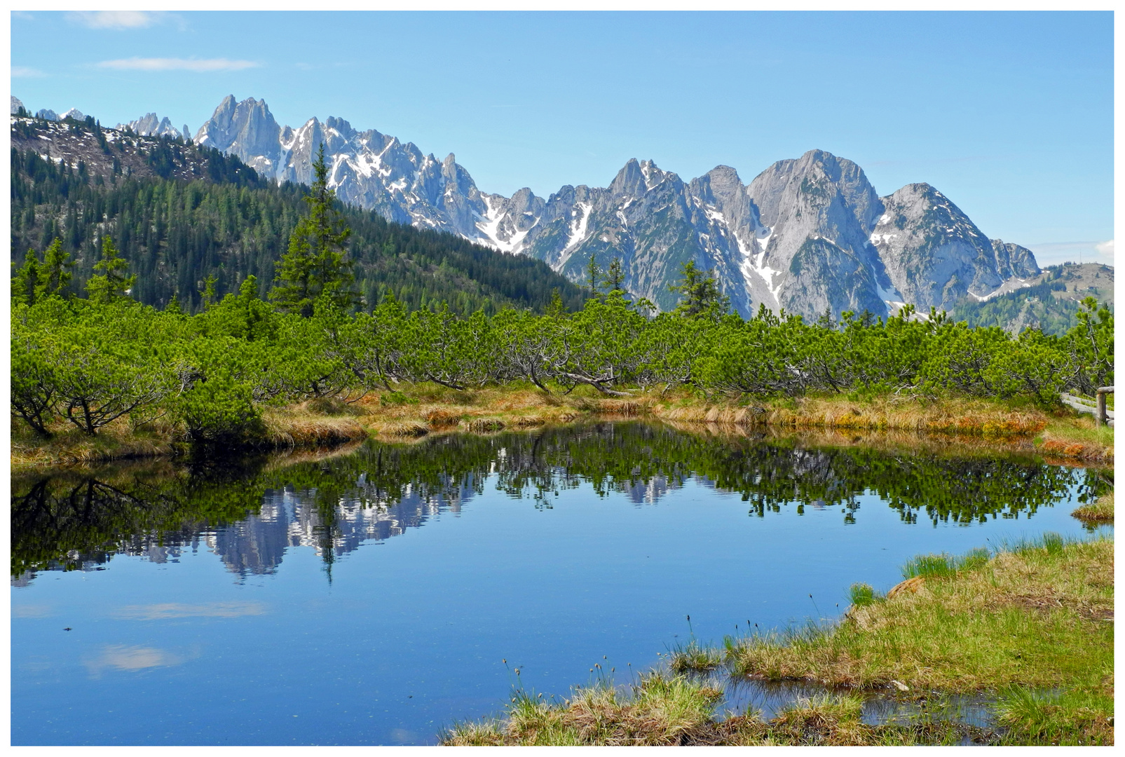 Berge und Wasser