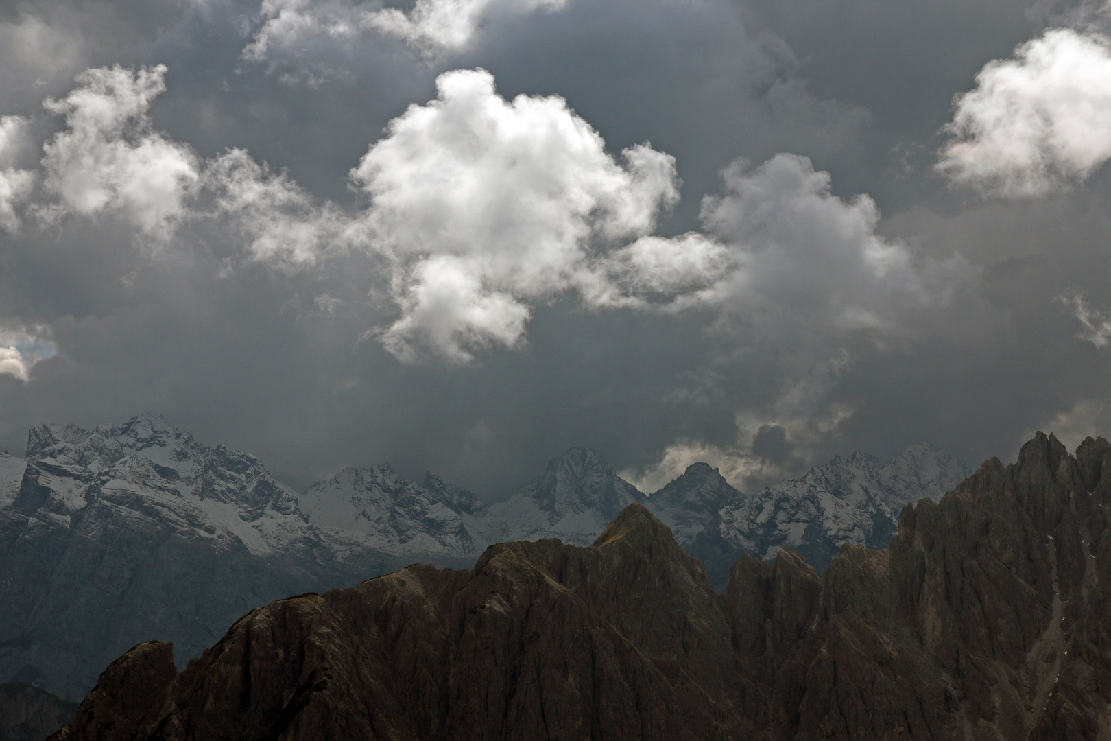 Berge und Wolken