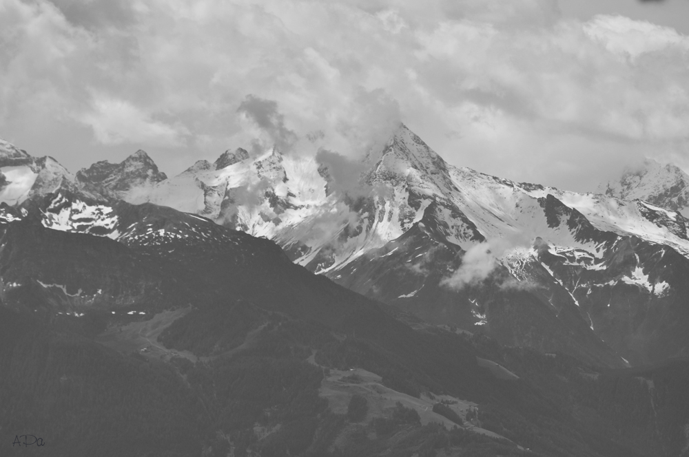 Berge und Wolken