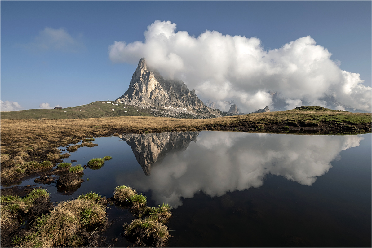 Berge und Wolken am passo giau