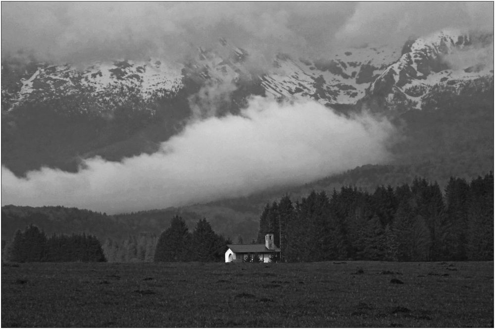 Berge und Wolken