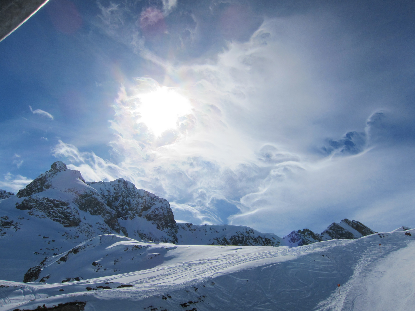 Berge und Wolken