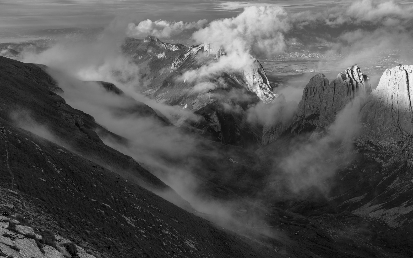 Berge und Wolken