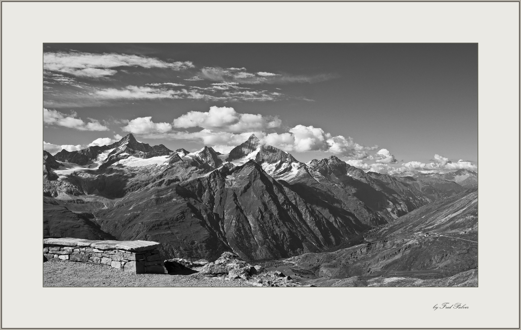 Berge und Wolken