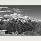 Berge und Wolken