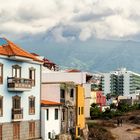 Berge, Wolken und Puerto de la Cruz