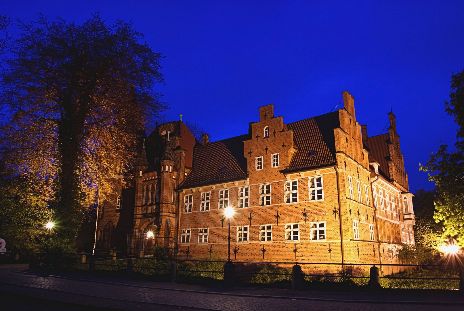 Bergedorfer Schloß bei Nacht