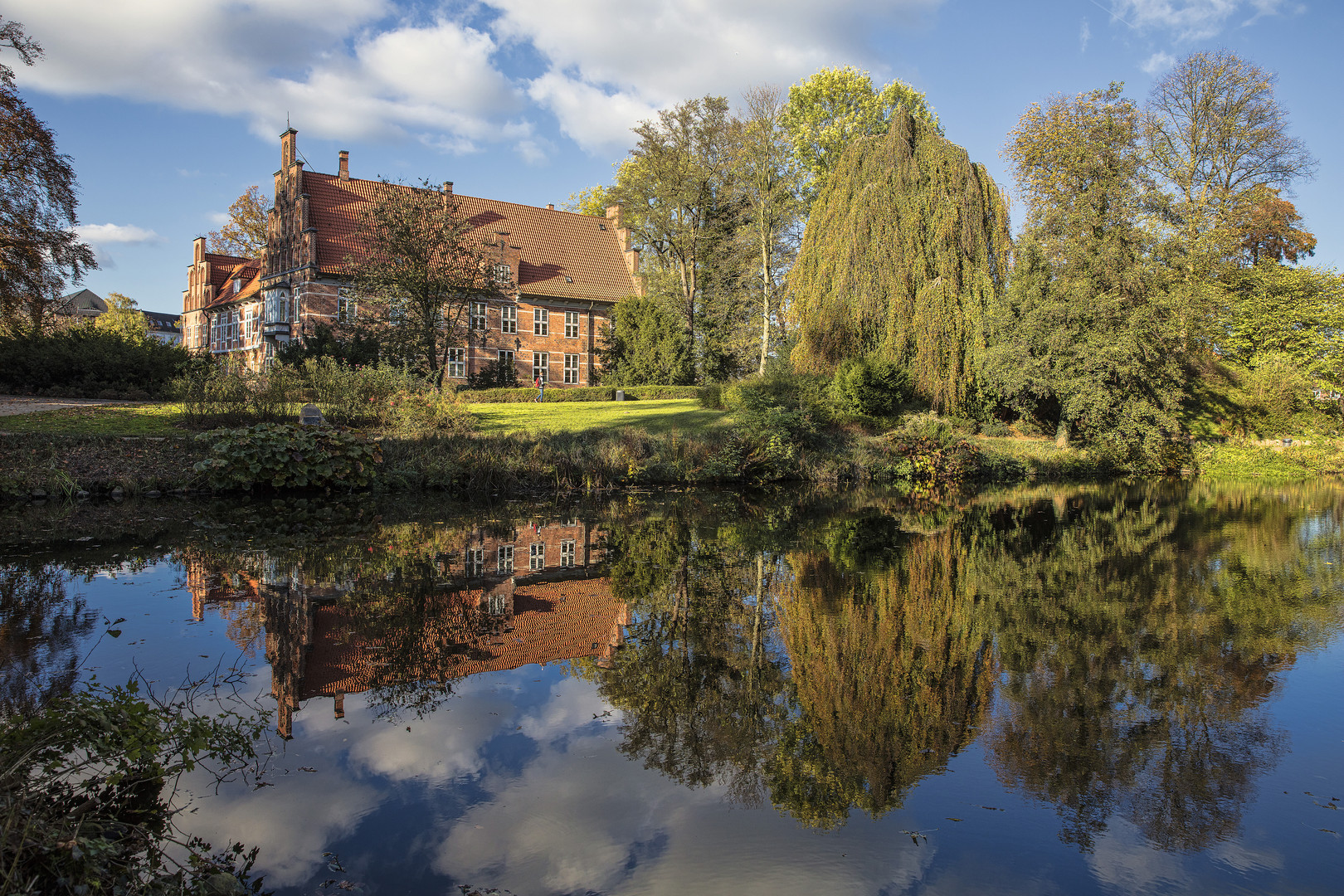 Bergedorfer Schlossteich 30101902 Foto & Bild landschaft, bach