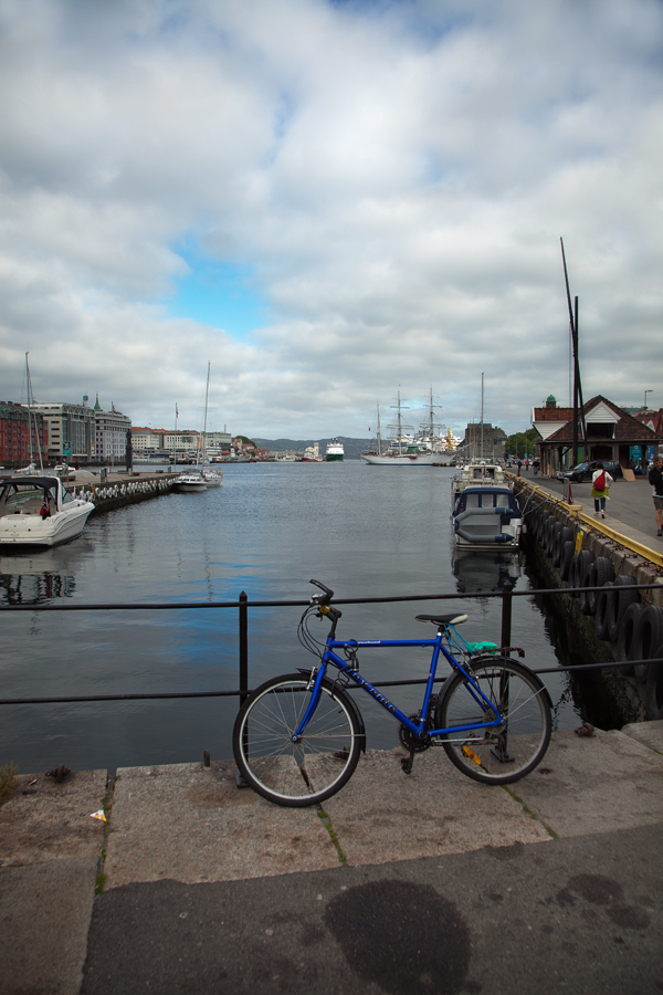 BERGEN - Blau und Blau