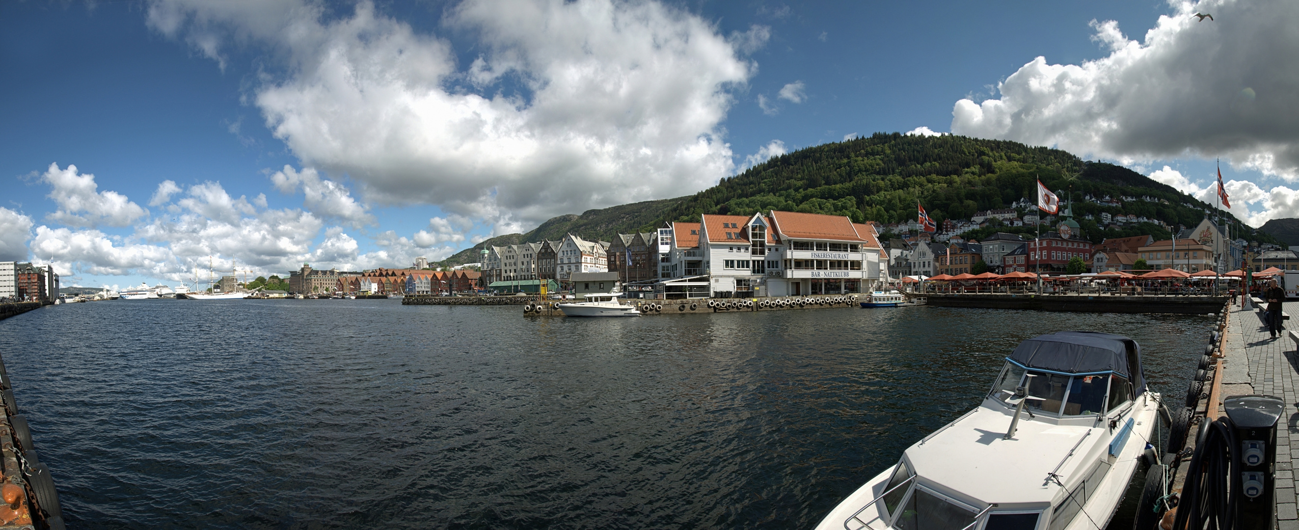 Bergen - Blick über Hafen und Bryggen