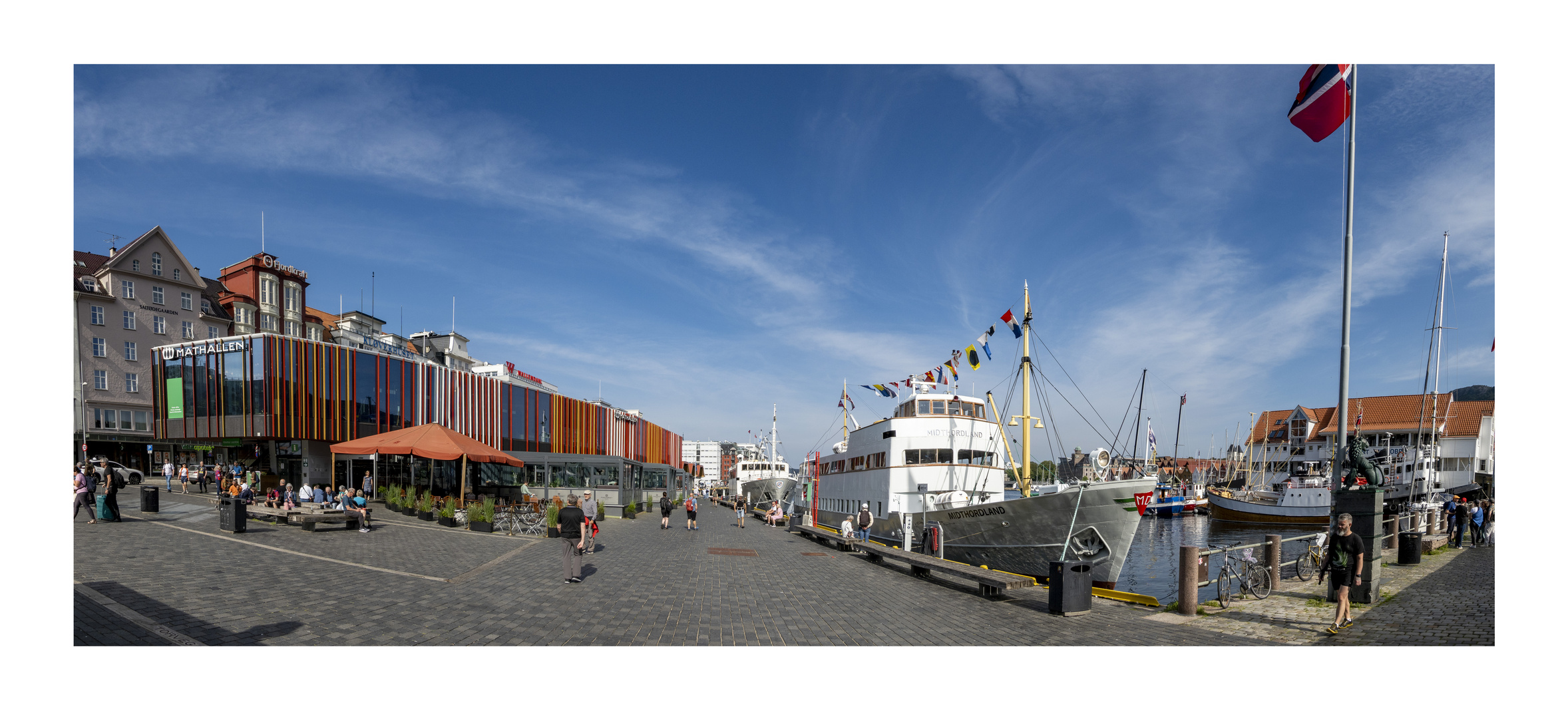 Bergen --- links die Mathallen - rechts der Hafen