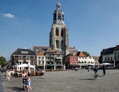 Bergen op Zoom - Grote Markt - Sint-Gertrudiskerk