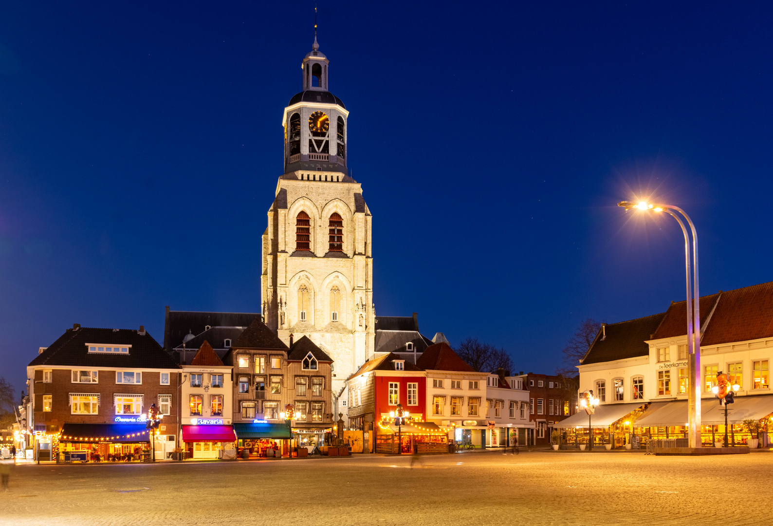 Bergen op Zoom - Grote Markt - Sint Gertudiskerk - 03