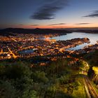 Bergen Skyline von oben im Sonnenuntergang