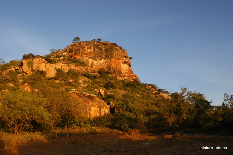 Bergfels im Abendlicht