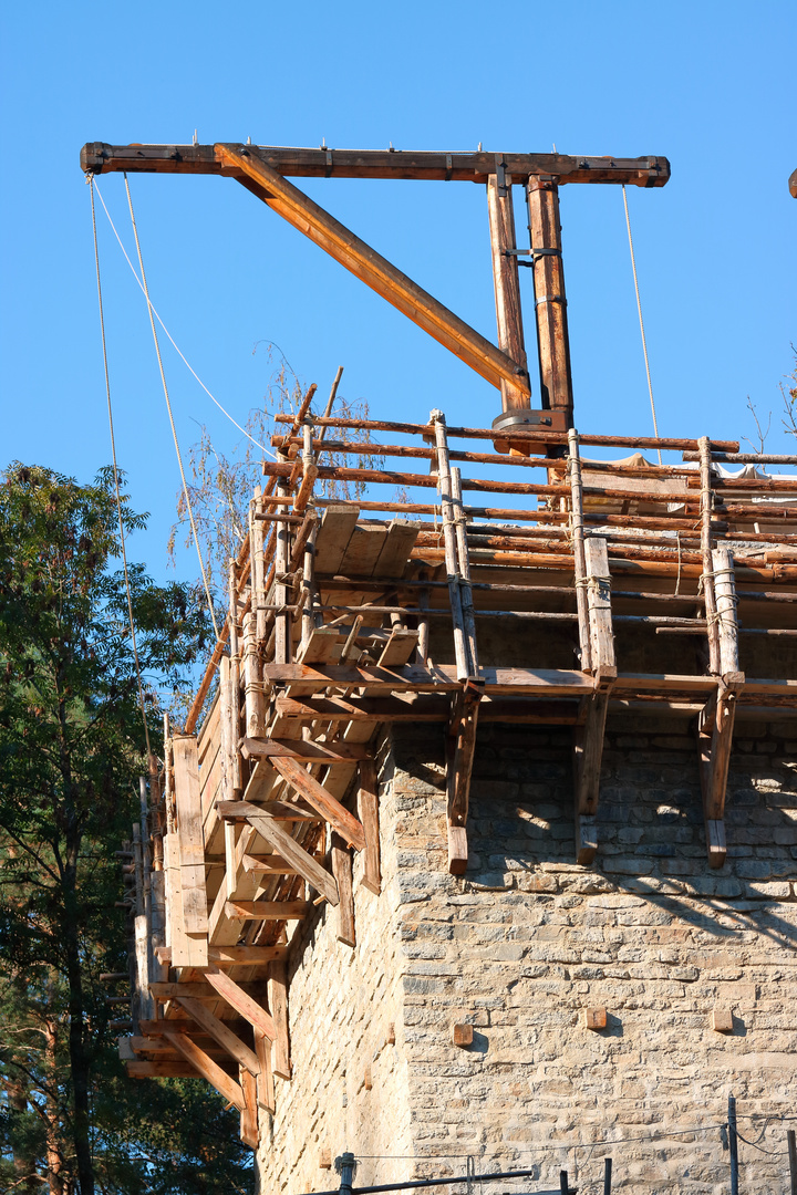 Bergfried auf der Friesacher Burgbaustelle