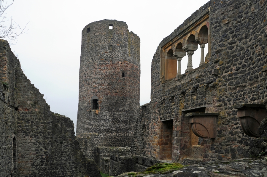 Bergfried, Burgruine Münzenberg