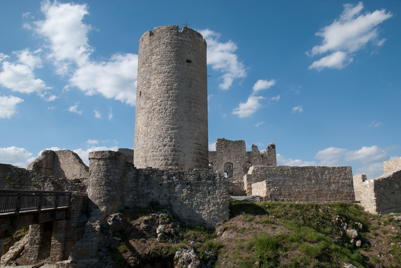 Bergfried der Burg Wolfstein/Bayern