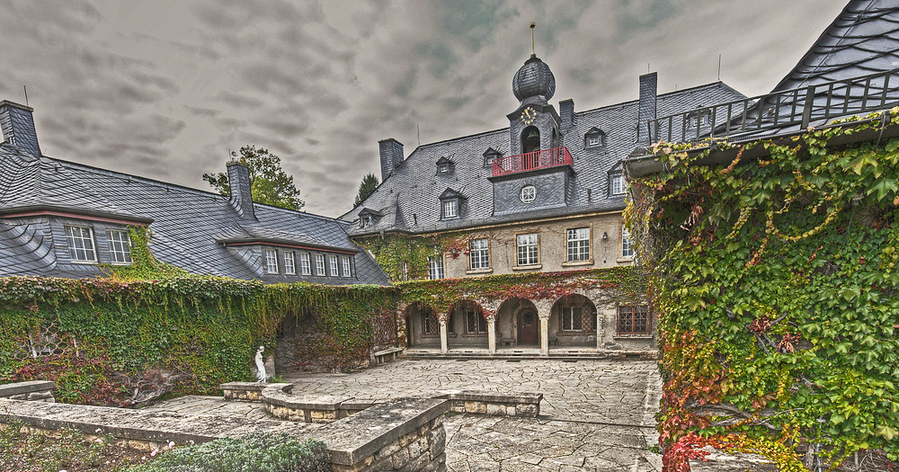 Bergfried in HDR